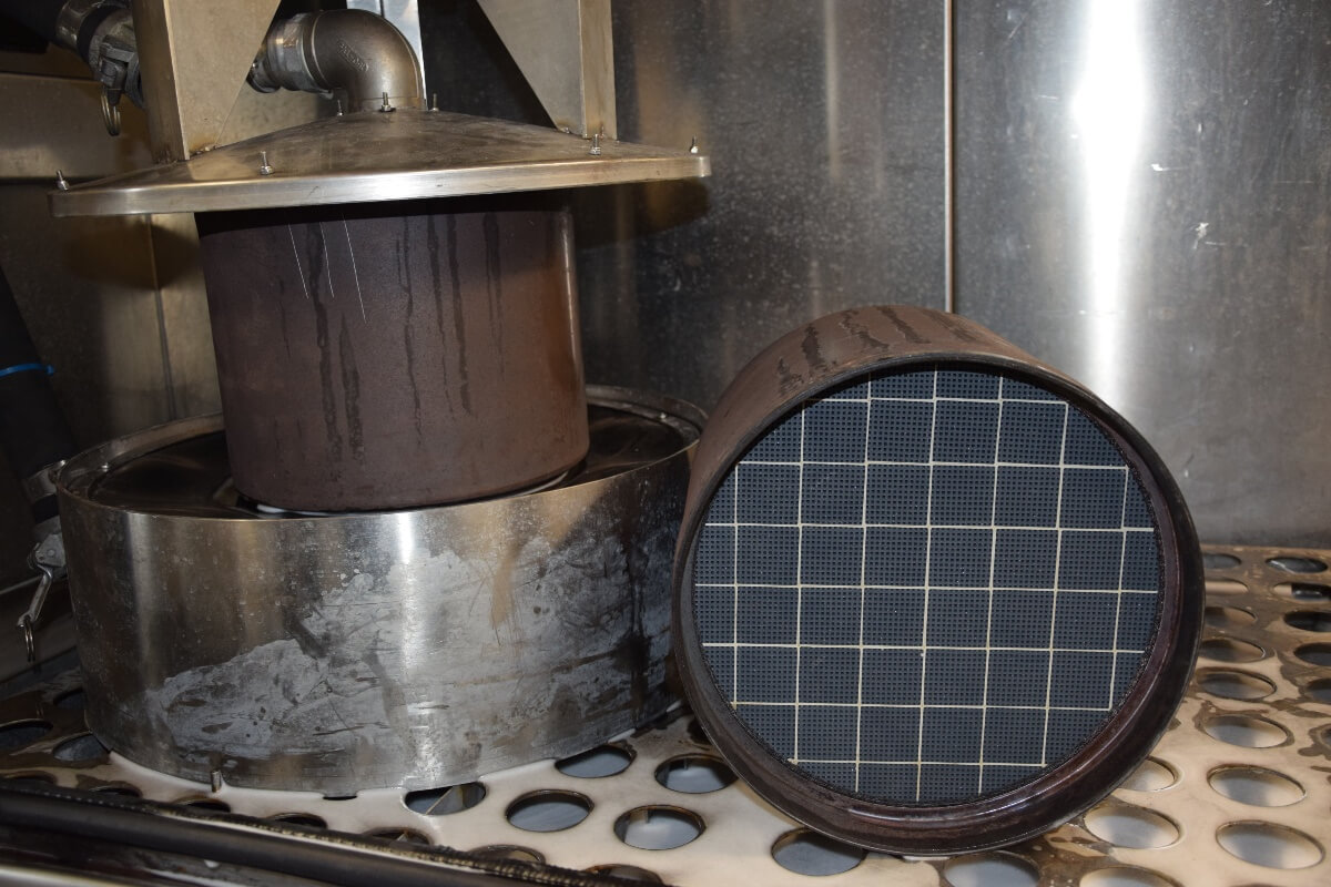 DPF filtrs mazgāšanas iekārtā DPF-PRO servisā Liepājā